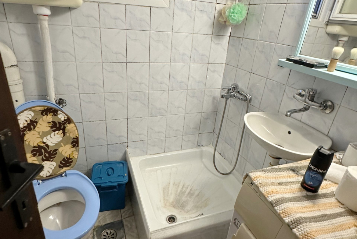Prodaje se porodičan stan-dupleks na prvom spratu, u zgradi sa 4 stana.