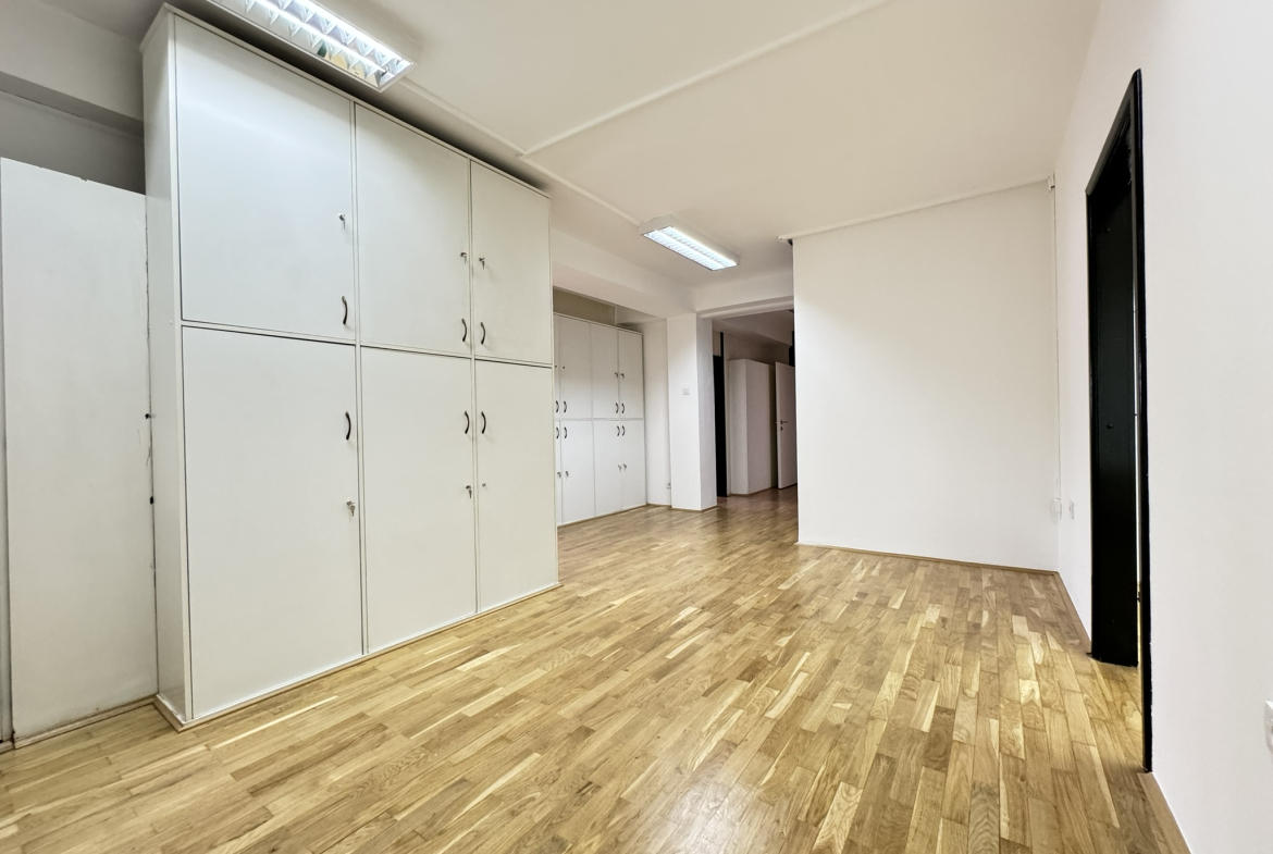 Vračar – Pravni fakultet (poslovni prostor)