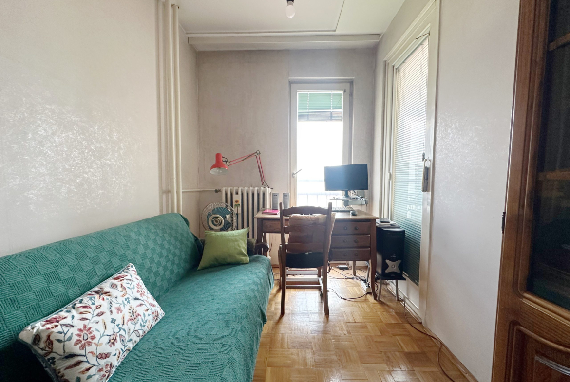 Prodaja-stanova-Novi-Beograd-Blok-61-manja-spavaca-soba-scaled Jurija Gagarina Blok 61