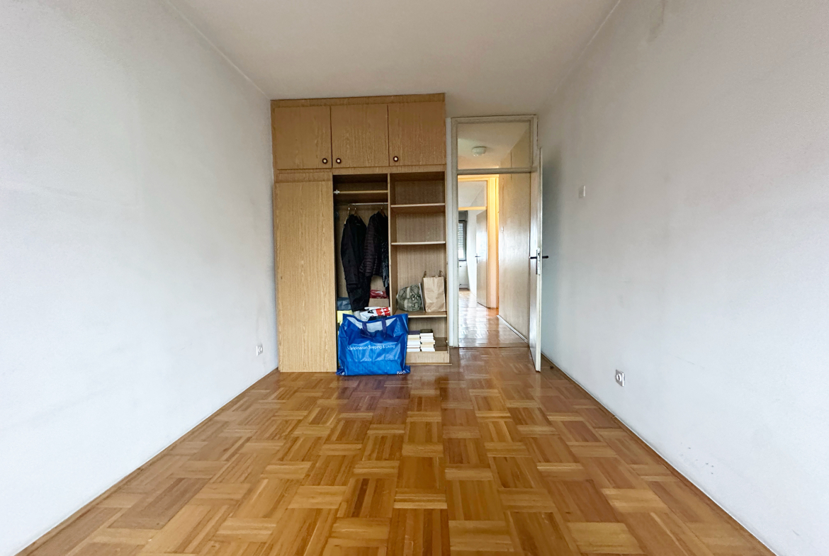 Prodaja stanova Crveni krst (Jovana Rajića) (2)